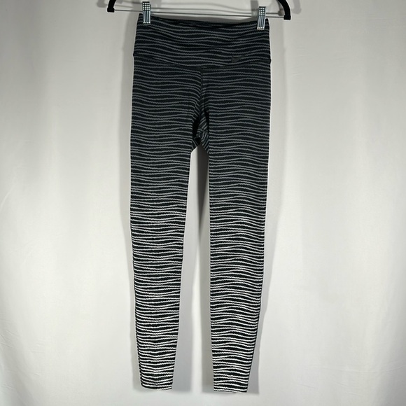 Nike Dri-Fit Black & Grey Striped Athletic Leggings - Picture 1 of 8